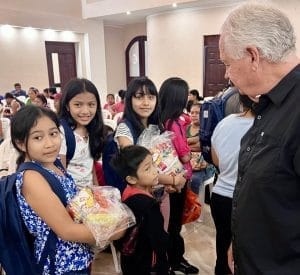 Ralph with kids guatemala